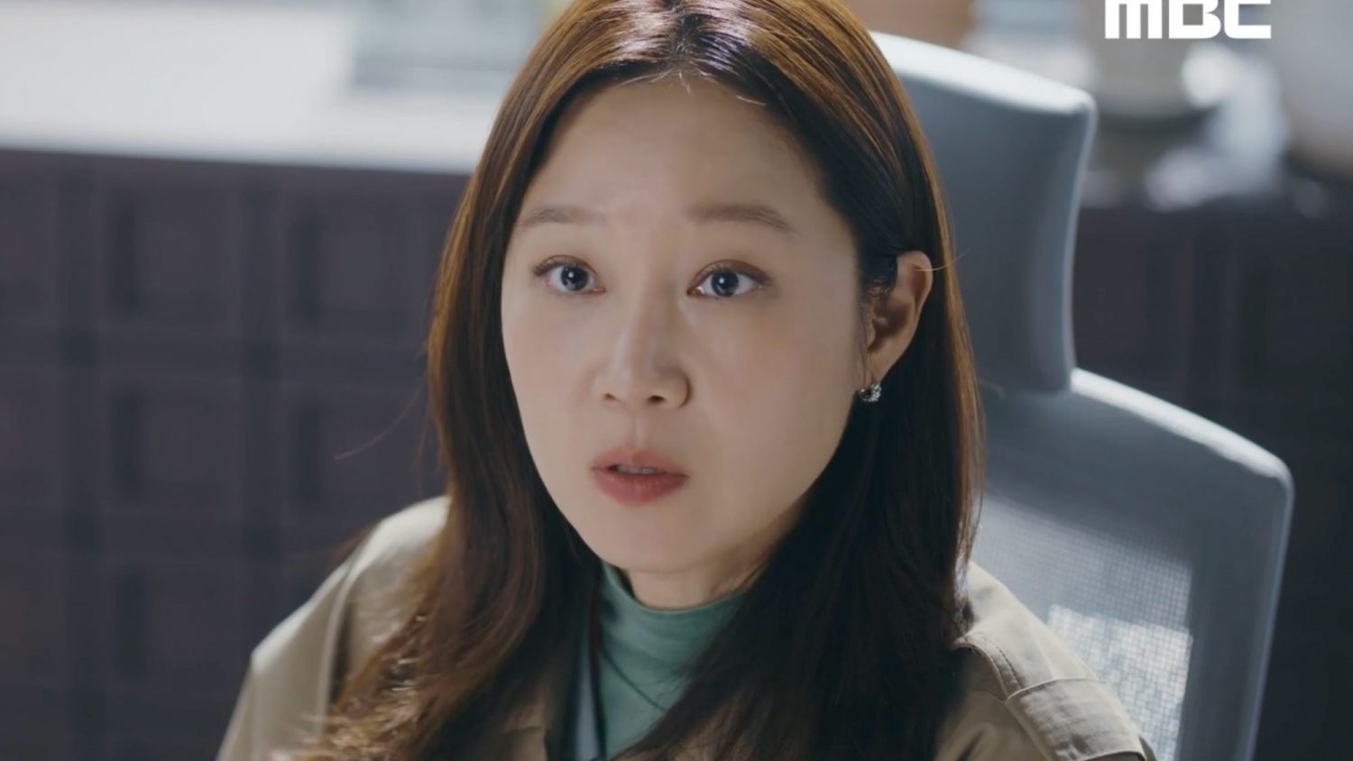 Kong Hyo Jin Balances Assassination and School Runs in New MBC Drama