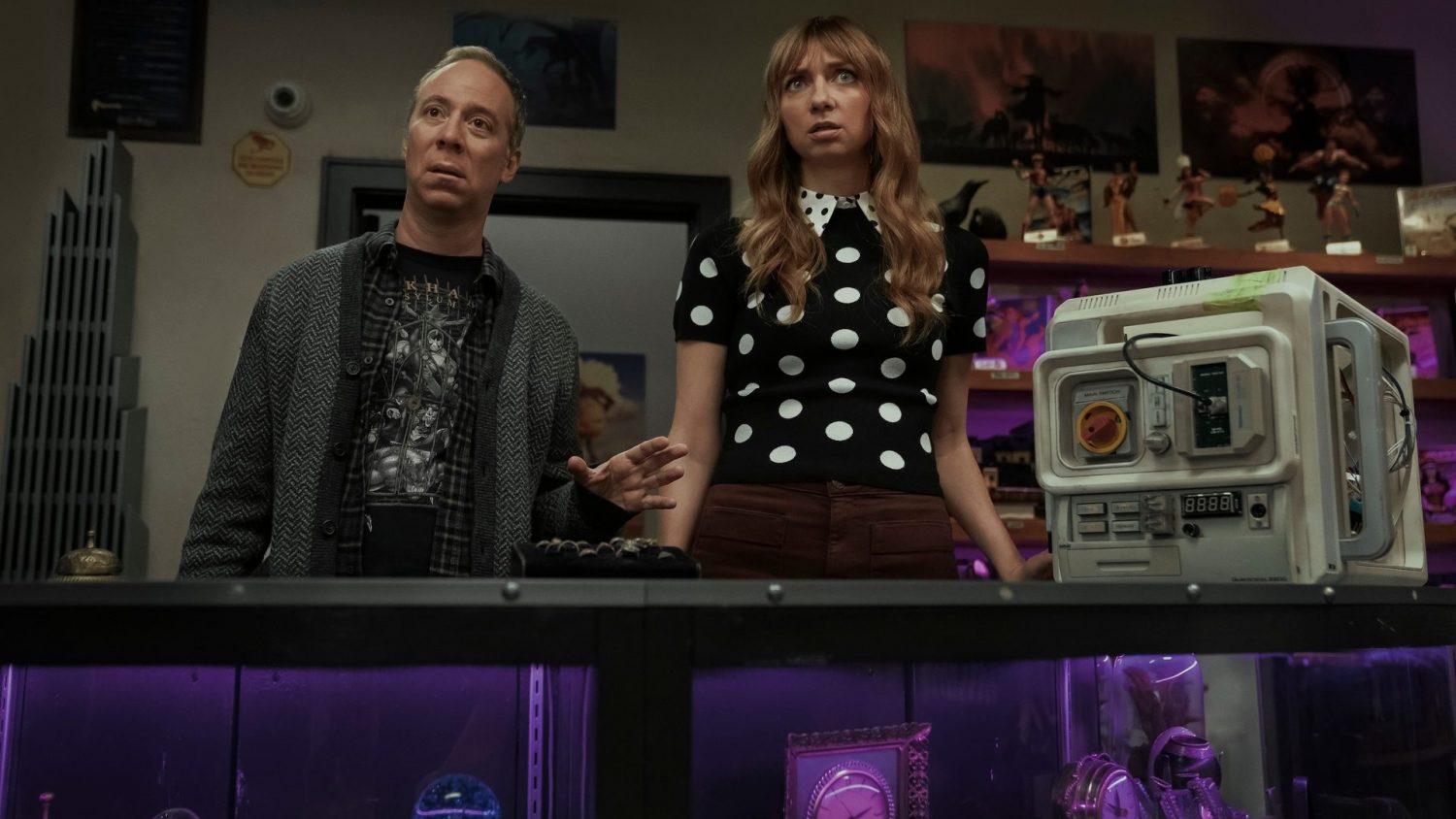 Kaley Cuoco Returns to the Big Bang Theory Universe as Guerrilla Leader Penny