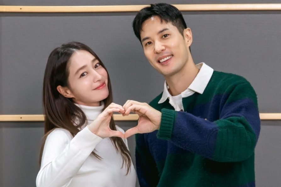 Lee Min Jung and Kim Ji Suk Step Into Divorce Drama Roles at First Script Reading