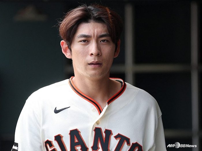 Lee Jung-hoo extends hitless streak as Giants fall in 10 innings